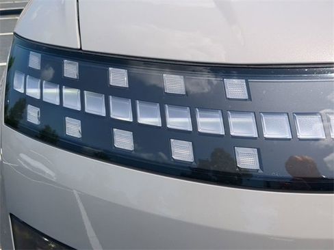 New 2026 Hyundai Ioniq 9 SE image 9