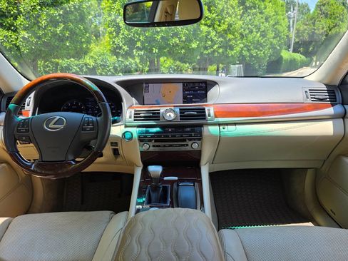 Used 2014 Lexus LS 460 w/ Comfort Package RWD image 16