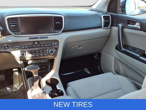 Used 2022 Kia Sportage LX w/ LX FWD Value Edition Package image 13