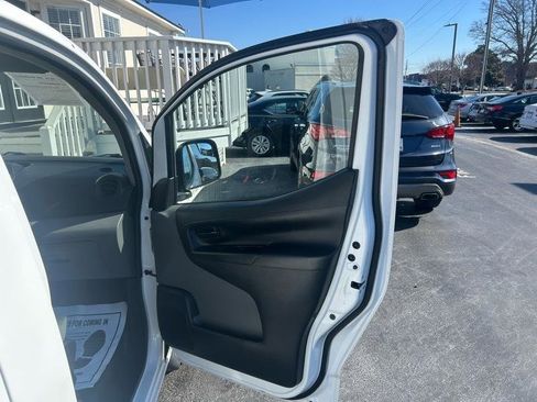 Used 2015 Nissan NV200 S w/ Cruise Control Package image 16