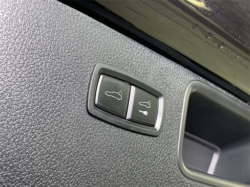 Used 2024 Porsche Macan image 21