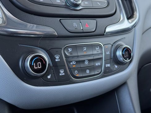 Used 2023 Chevrolet Equinox LT w/ Driver Convenience Package image 26