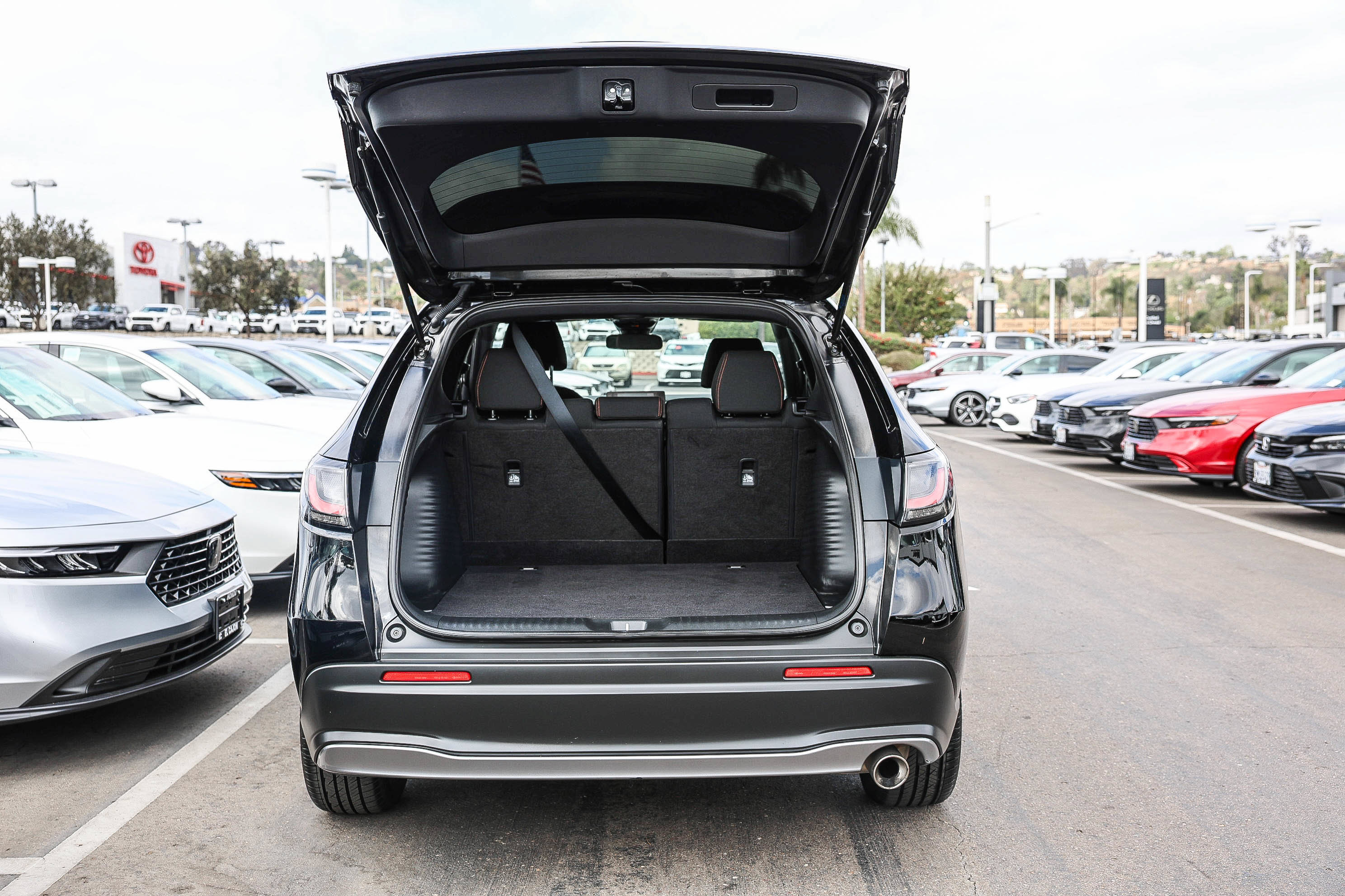 Certified 2025 Honda HR-V Sport image 24