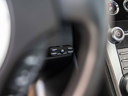 Used 2013 Aston Martin DB9 Coupe RWD image 25