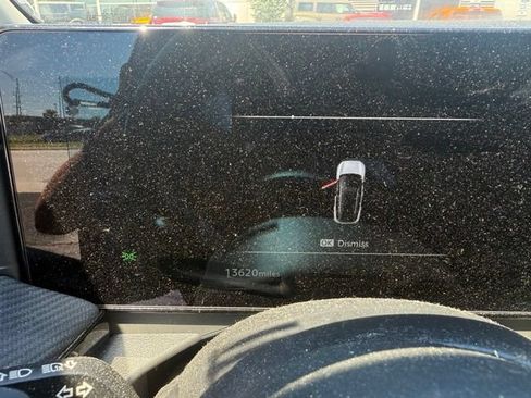 Used 2025 Nissan Kicks SR AWD/4WD image 14