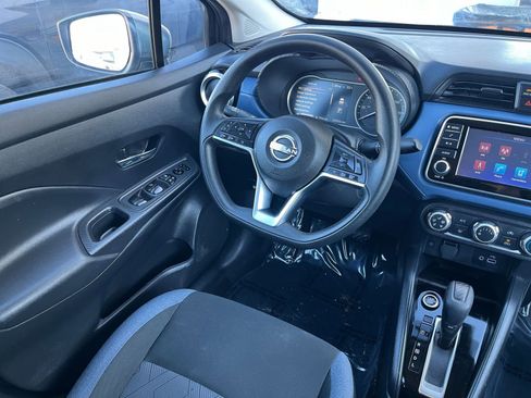Used 2025 Nissan Versa SV image 30