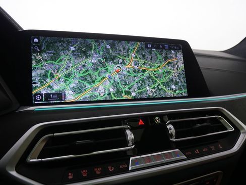 Used 2022 BMW X7 xDrive40i w/ M Sport Package image 30