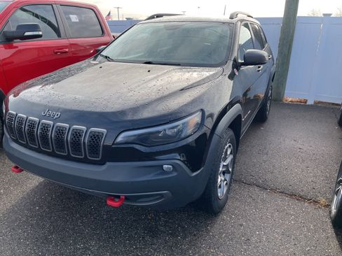 Used 2020 Jeep Cherokee Trailhawk w/ Cold Weather Group image 3