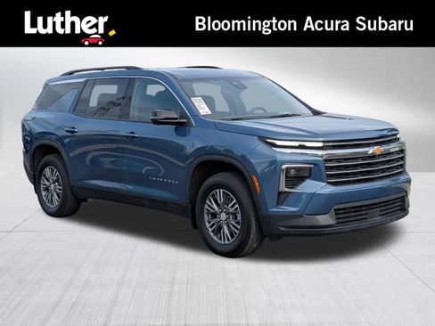 Used 2025 Chevrolet Traverse LT w/ Driver Confidence Package AWD/4WD image 1