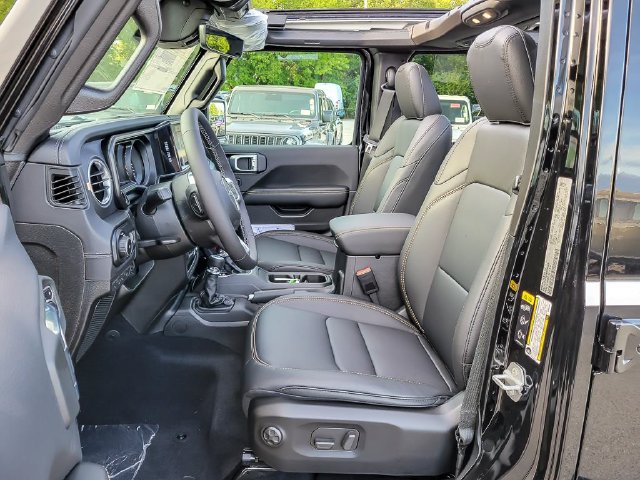 New 2027 Jeep Wrangler Unlimited Sahara AWD/4WD image 9