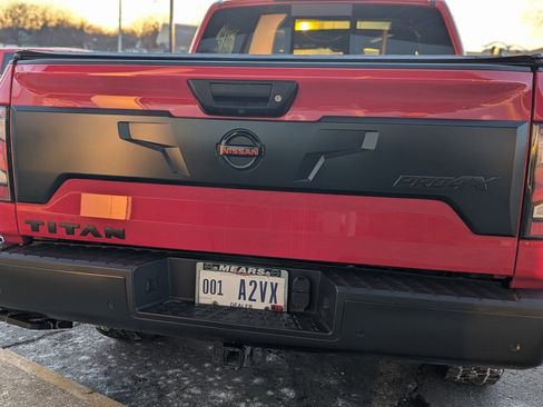 Used 2021 Nissan Titan PRO-4X w/ Pro-4x Convenience Package image 5