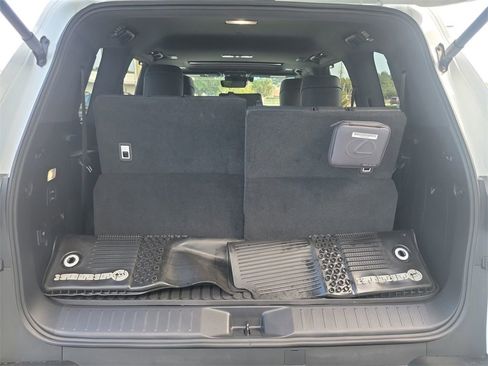 Used 2024 Lexus LX 600 F Sport image 11