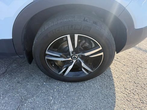 Used 2024 Volvo XC40 B5 Core AWD/4WD image 9