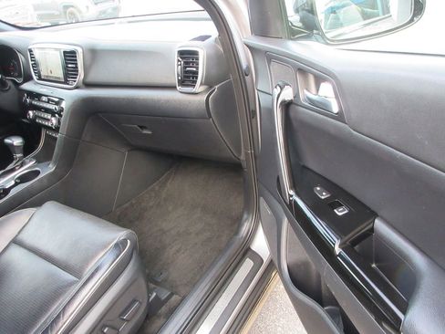 Used 2021 Kia Sportage SX image 19