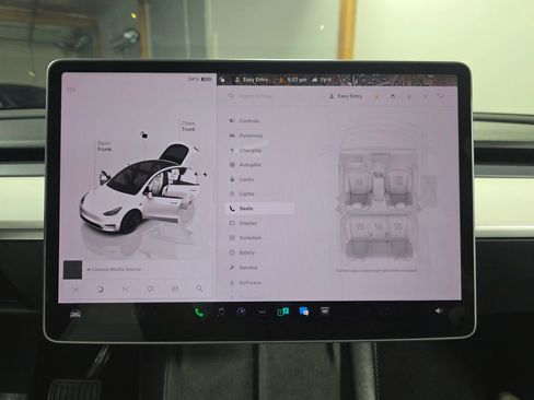 Used 2022 Tesla Model Y Long Range image 20