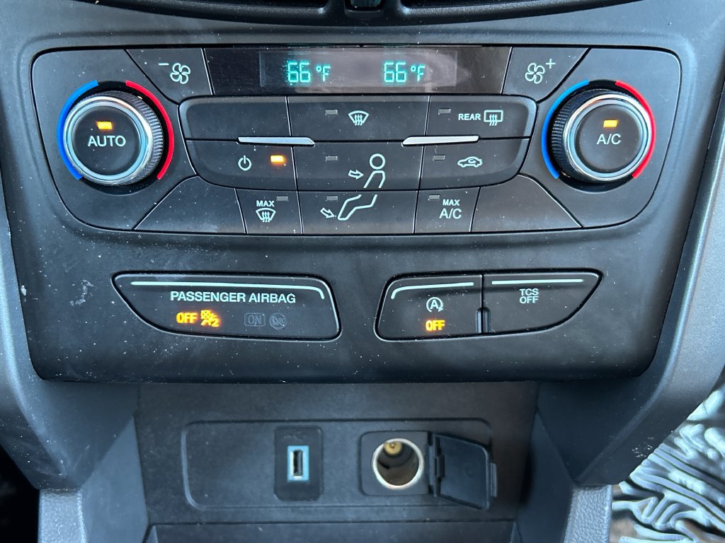 Used 2017 Ford Escape SE w/ Equipment Group 201A AWD/4WD image 13