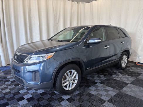 Used 2014 Kia Sorento LX AWD/4WD image 2