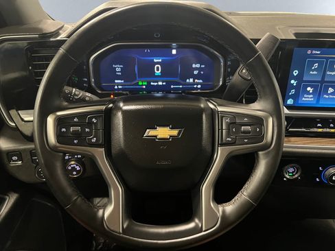 Used 2023 Chevrolet Silverado 1500 LT AWD/4WD image 17