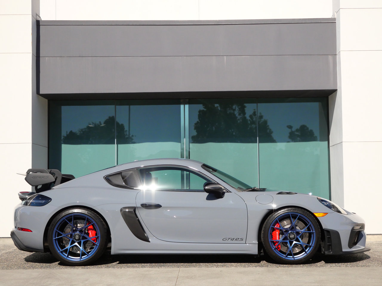 Used 2023 Porsche 718 Cayman GT4 RS w/ Weissach Package RWD image 4