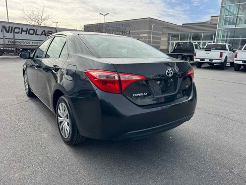 Used 2018 Toyota Corolla LE image 5