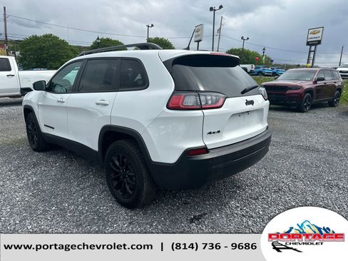 Used 2023 Jeep Cherokee Altitude Lux AWD/4WD image 3