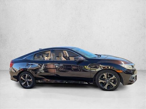 Used 2016 Honda Civic Touring image 5