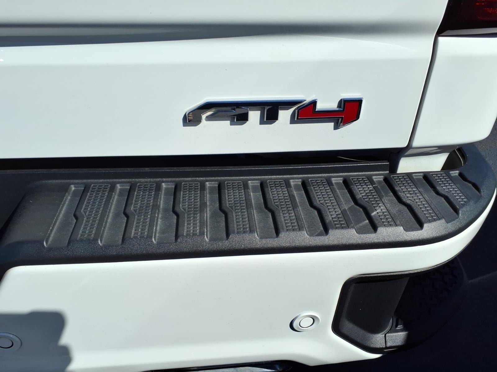 Used 2023 GMC Sierra 1500 AT4 w/ Technology Package AWD/4WD image 12