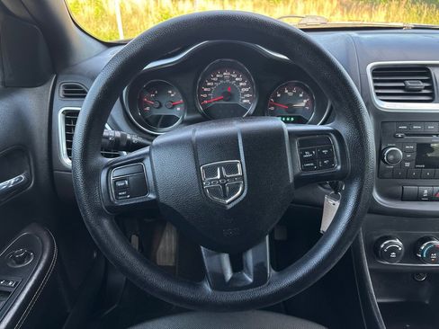 Used 2013 Dodge Avenger SE FWD image 13
