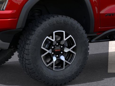 New 2026 GMC Canyon AT4X w/ LPO, Black Badging Package AWD/4WD image 31