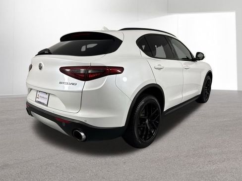 Used 2018 Alfa Romeo Stelvio Ti Sport AWD/4WD image 34