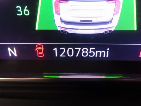 Used 2021 GMC Yukon XL Denali w/ Denali Premium Package image 10