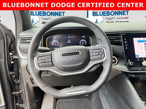 Used 2024 Jeep Wagoneer Series II w/ Flexible Seating Group RWD image 13