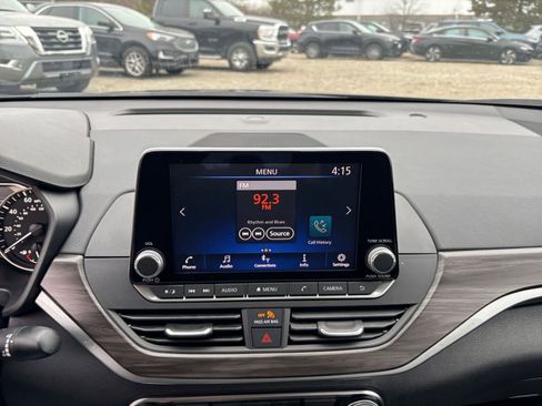 Used 2024 Nissan Altima 2.5 SV image 21