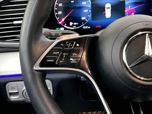 Certified 2025 Mercedes-Benz GLS 450 4MATIC image 22