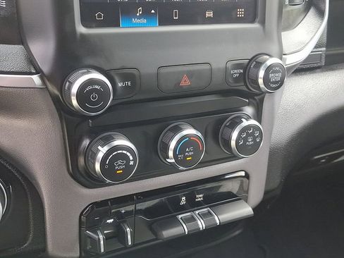 Used 2024 RAM 2500 Big Horn AWD/4WD image 15