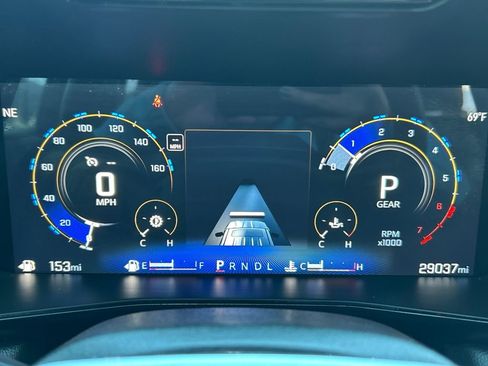 Used 2024 Chevrolet Colorado LT w/ LT Convenience Package II image 11