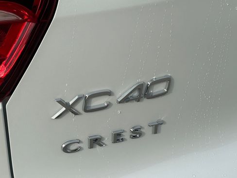 New 2026 Volvo XC40 B5 Plus w/ Protection Package Premier AWD/4WD image 7