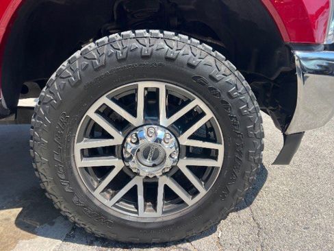 Used 2019 Ford F250 Lariat w/ Lariat Ultimate Package image 16