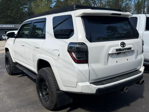 Used 2017 Toyota 4Runner SR5 Premium image 4
