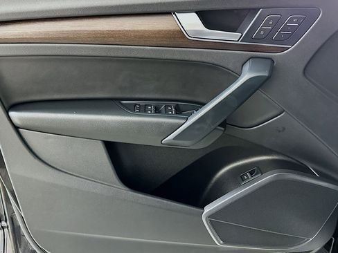 Used 2023 Audi Q5 2.0T Premium w/ Convenience Package image 21