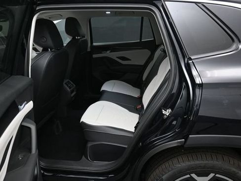 New 2026 Volkswagen Tiguan SE AWD/4WD image 11