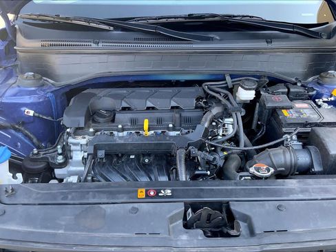 Certified 2025 Hyundai Venue SEL FWD image 29
