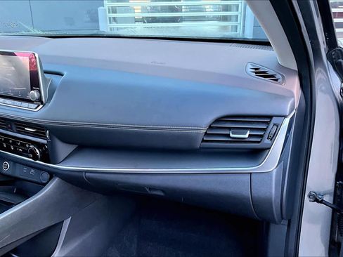 Certified 2022 Nissan Rogue S image 16