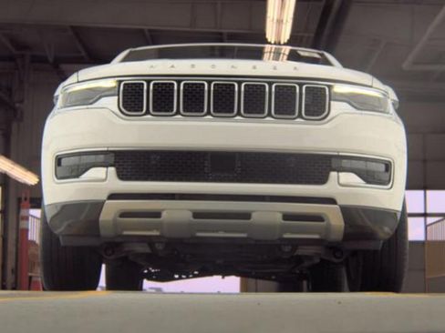 Used 2022 Jeep Wagoneer Series II image 3