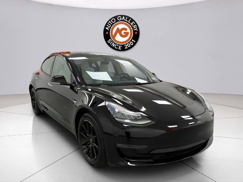 Used 2019 Tesla Model 3 Standard Range Plus RWD image 1