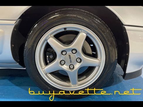Used 1996 Chevrolet Corvette Coupe RWD image 11
