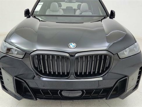 Used 2024 BMW X5 sDrive40i w/ M Sport Package image 9