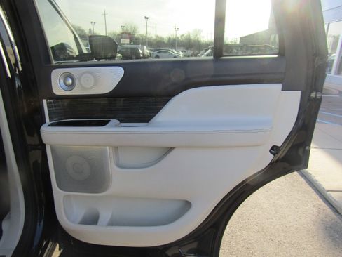 Used 2022 Lincoln Navigator Black Label image 24