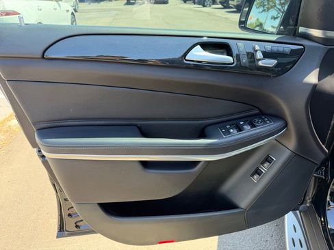 Used 2017 Mercedes-Benz GLS 550 4MATIC image 12
