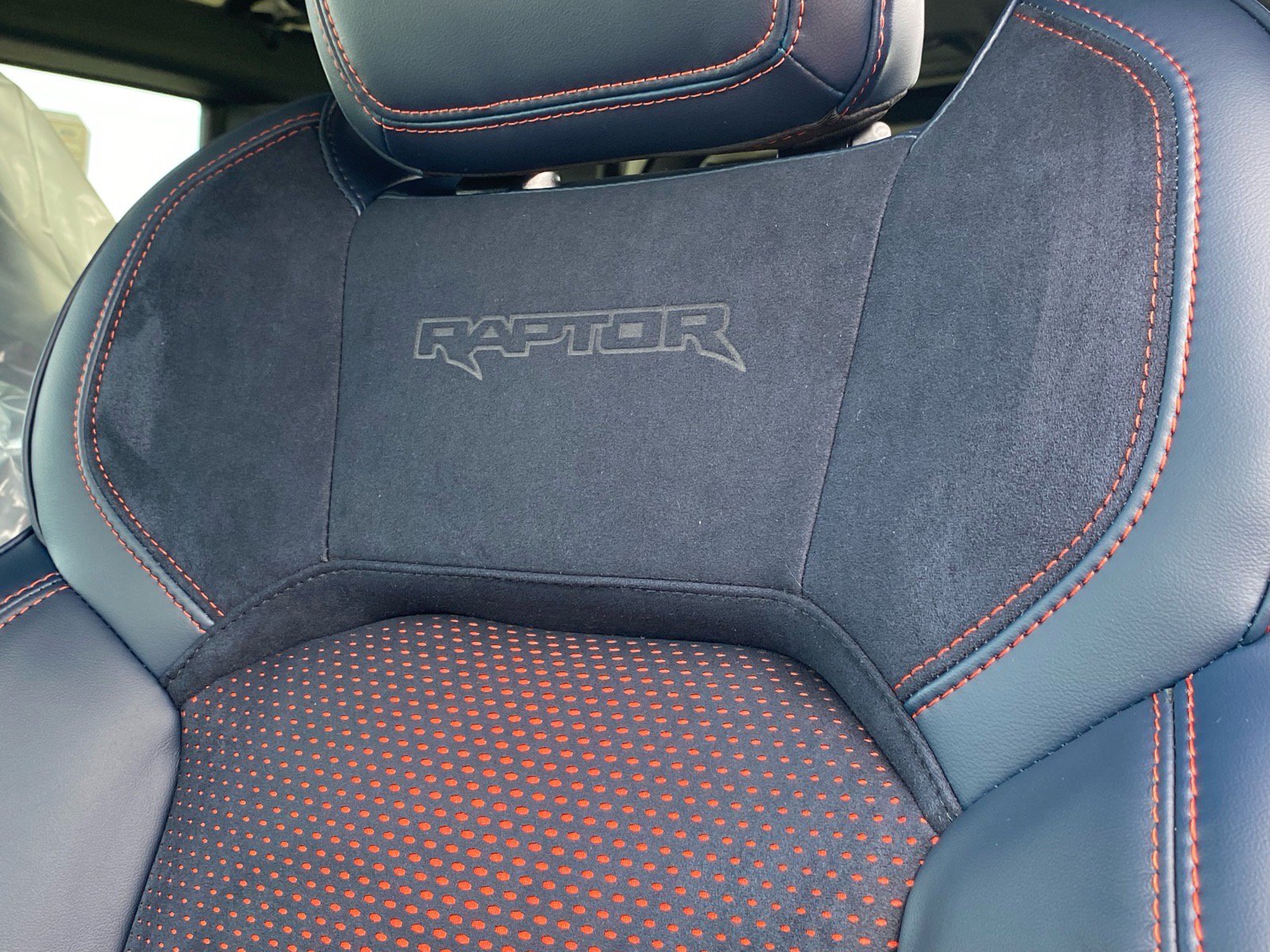 New 2026 Ford Bronco Raptor w/ Interior Carbon Fiber Pack AWD/4WD image 11